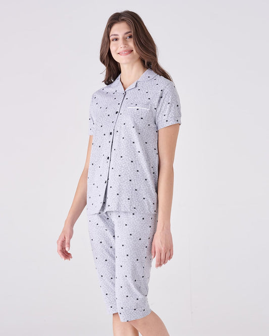 Pigiama donna top aperto manica corta e pantalone pinocchietto - stelle e cuori